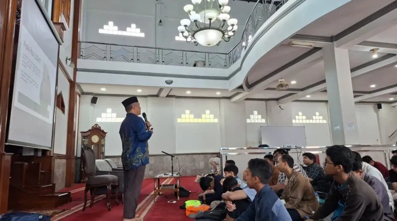 Melalui Pembekalan Organisasi, DPD LDII Kota Bandung Siapkan Kader Muda - LDII Kota Bandung