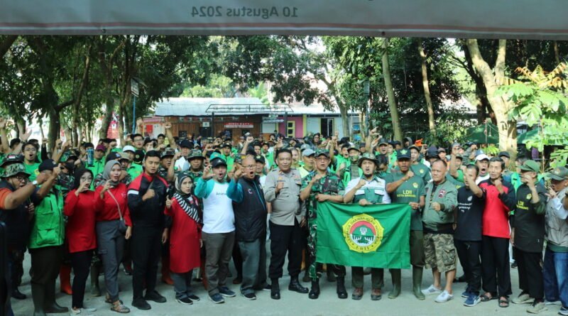DPD LDII Kota Bandung Kerahkan Ratusan Peserta Bersihkan Sungai Cijalupang - LDII Kota Bandung