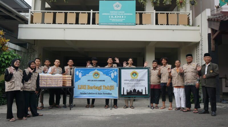 DPD LDII Kota Bandung Bagikan 5000 Paket Takjil sebagai Wujud Kepedulian terhadap Masyarakat - LDII Kota Bandung