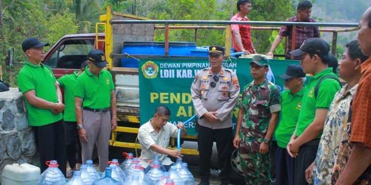 LDII Ajak Tingkatkan Kepedulian Sosial di Tengah Musim Kemarau Panjang - LDII Kota Bandung