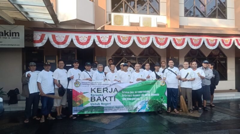 Tingkatkan Kesadaran Masyarakat Akan Kebersihan, LDII Kota Bandung Adakan Kerja Bakti - LDII Kota Bandung