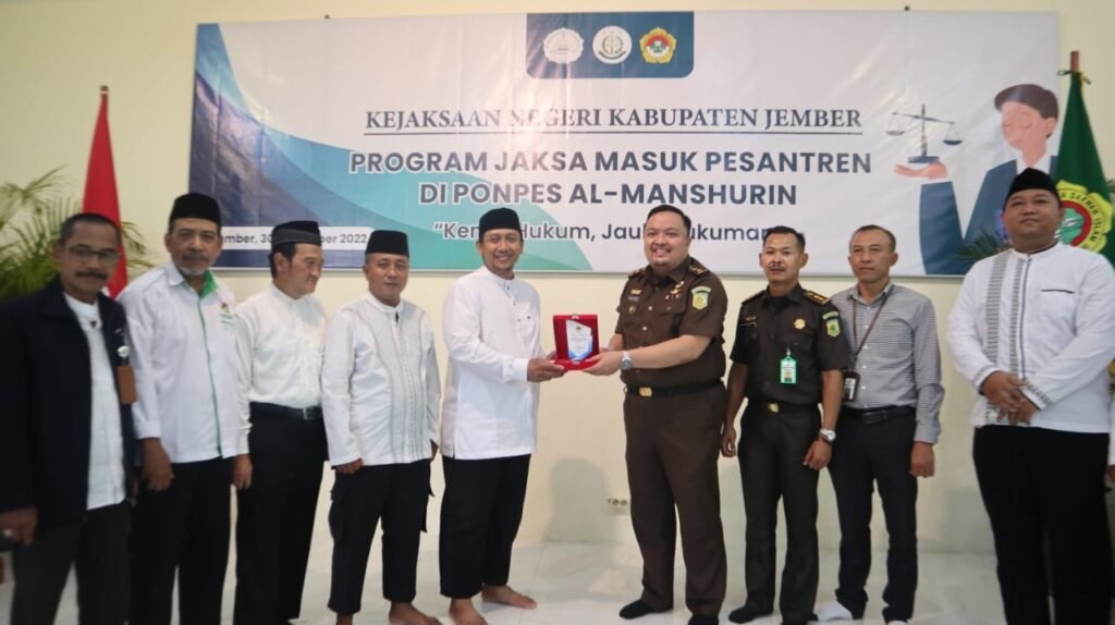 Kejaksaan Negeri Jember Sosialisasi Pengenalan Hukum ke Ponpes LDII - LDII Kota Bandung